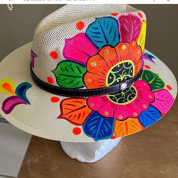 Vintage Accessories - Vintage Tan Hat Timeless Accessory
